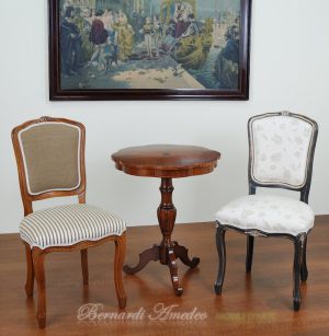 SE09 T Parisian Chair in Light Wood with Padded Seat and Backrest 01